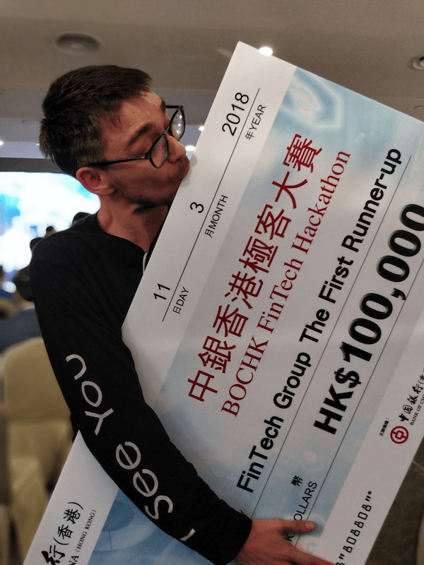Kissing a cheque